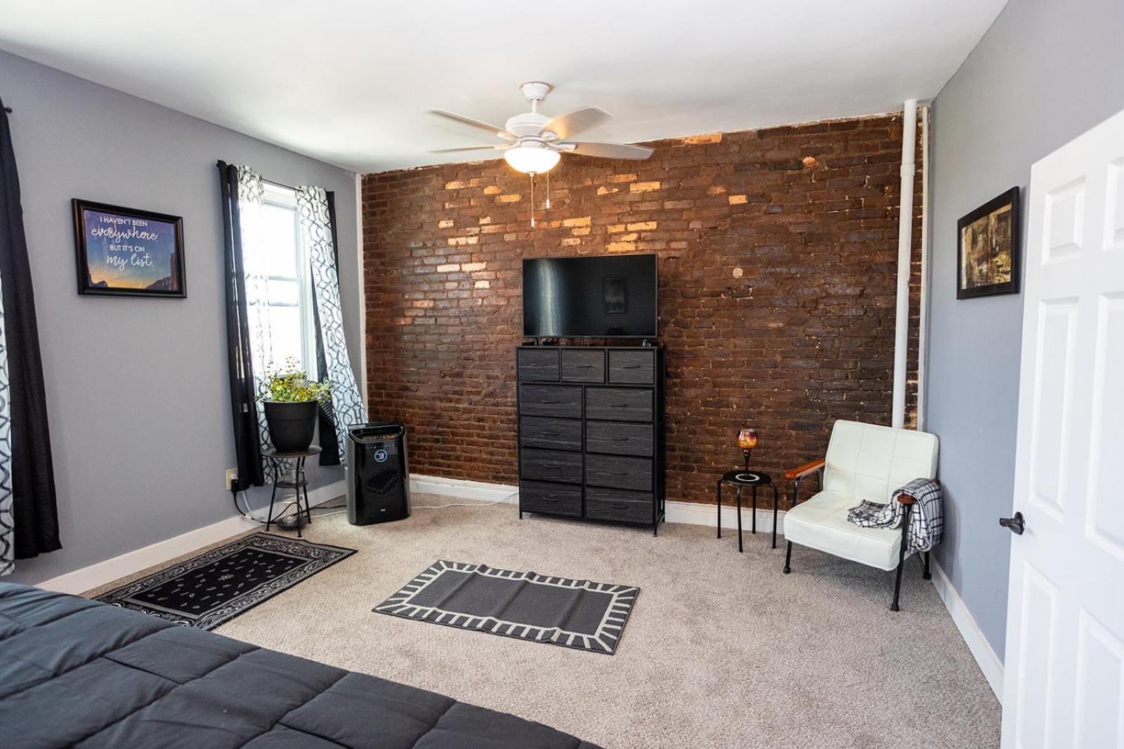 Cozy Haven At The Footsteps Of Harbor East Baltimore