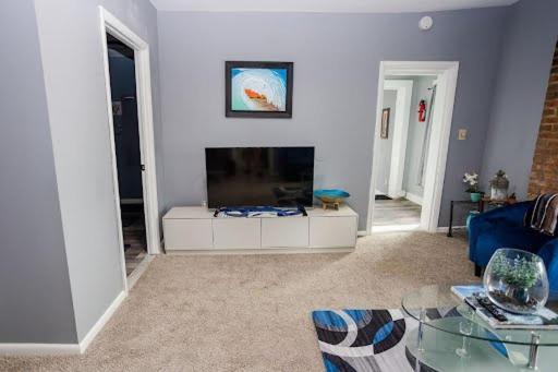 Cozy Haven At The Footsteps Of Harbor East Apartment *