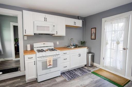 Cozy Haven At The Footsteps Of Harbor East *